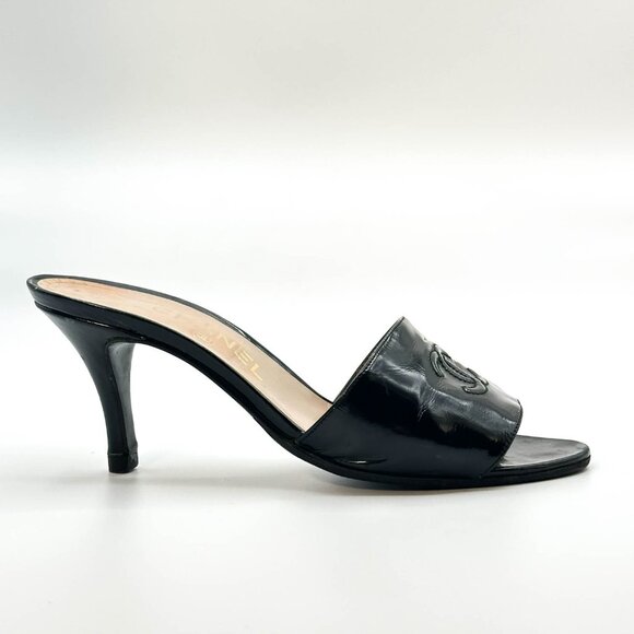 Chanel Sandals- Size 38 - Picture 2 of 9